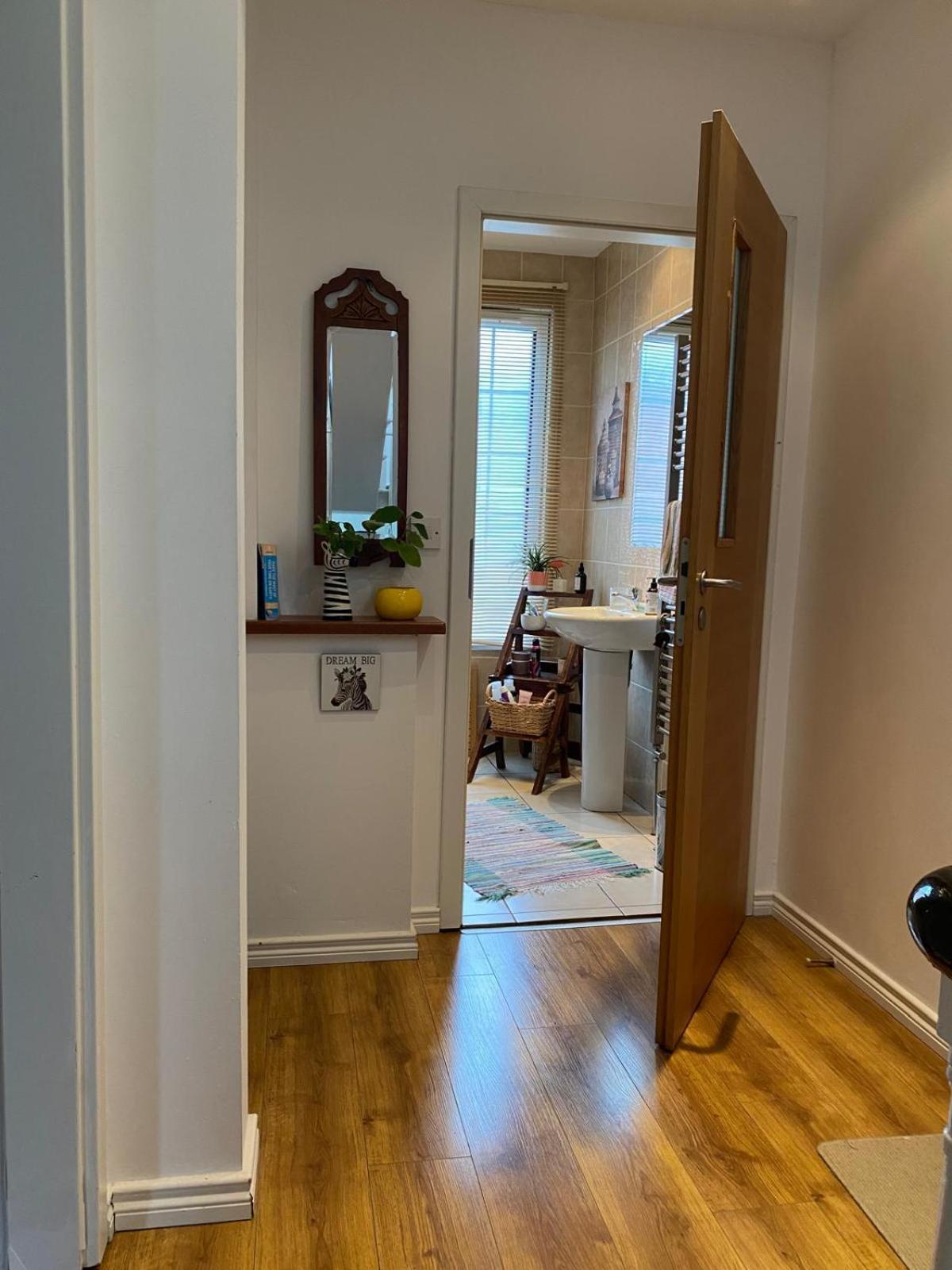 True Colours Apartment In Central Location Bangor Eksteriør billede